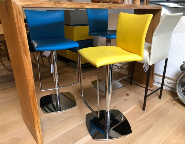NOBILE BAR 2079-II Barhocker von DRAENERT
