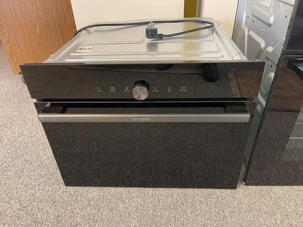 Backofen mit Mikrowelle