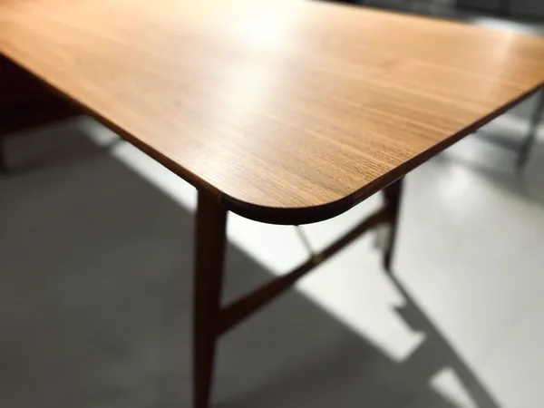 AUFSCHNAITER - Carl Hansen & Son Hunting Table