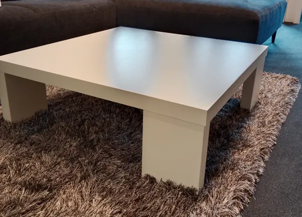 Couchtisch Quadra nieder