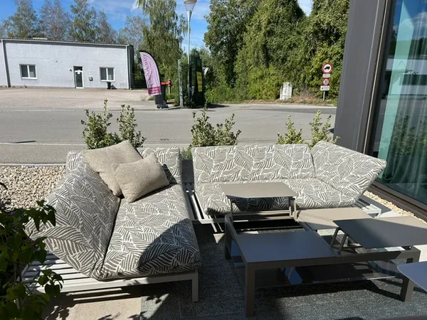 Outdoor Lounge
