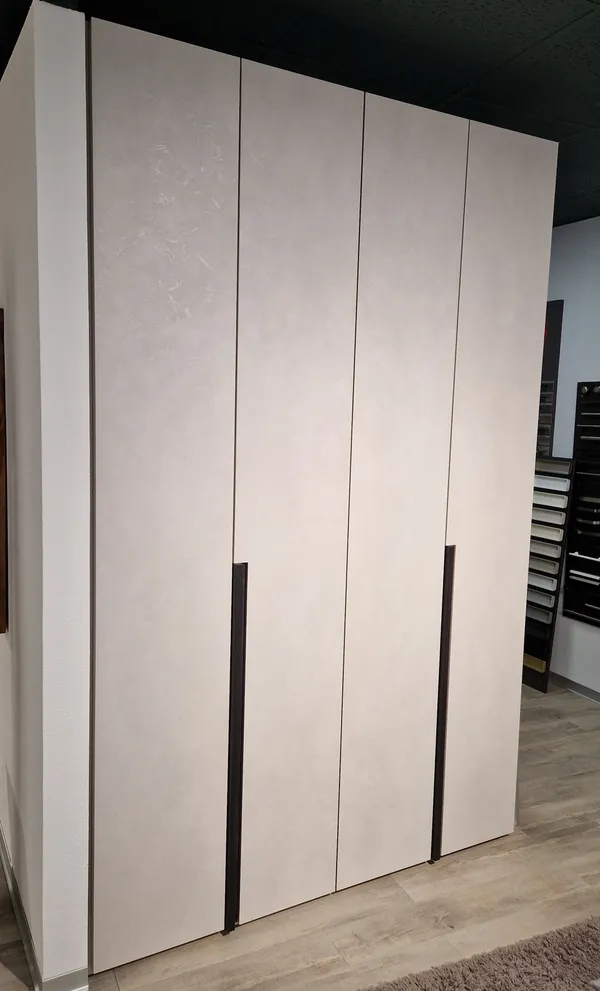 Schrank 4-türig