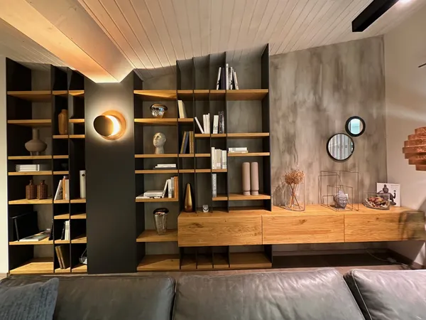 BÜCHERREGAL