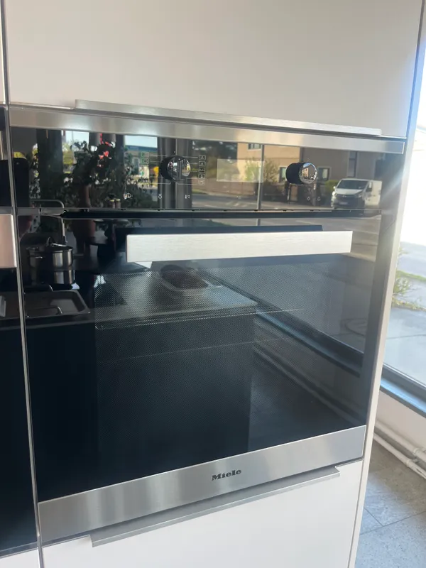 Backofen Miele H 6460 B