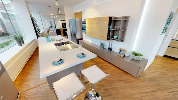 Designküche mit Wohnwand