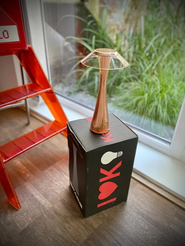 KARTELL Space LED "Tischleuchte" mit Akku