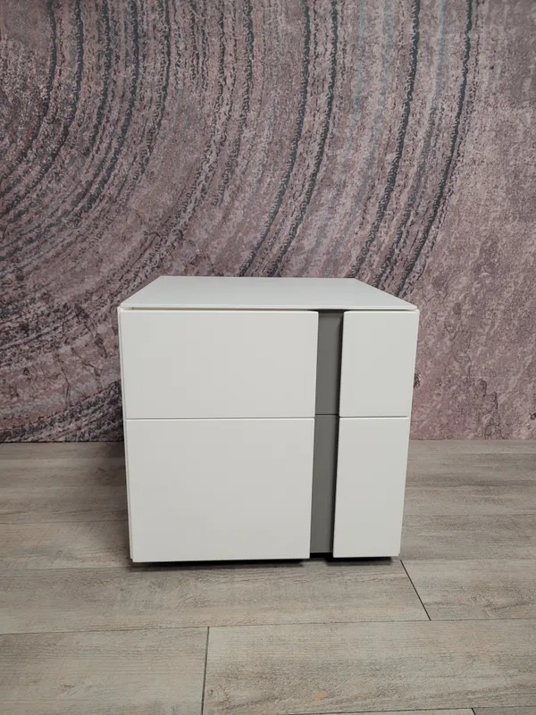 Designnachtkästchen "Artico"